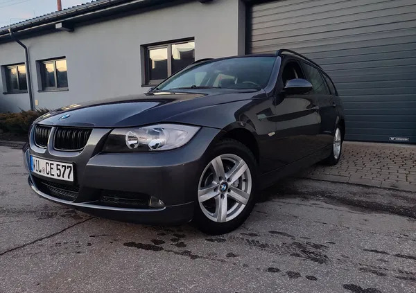 świętokrzyskie BMW Seria 3 cena 17600 przebieg: 227818, rok produkcji 2006 z Starachowice